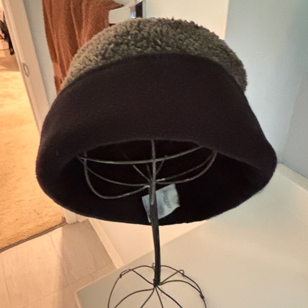 Lands' End Black and Gray Fleece Bucket Hat